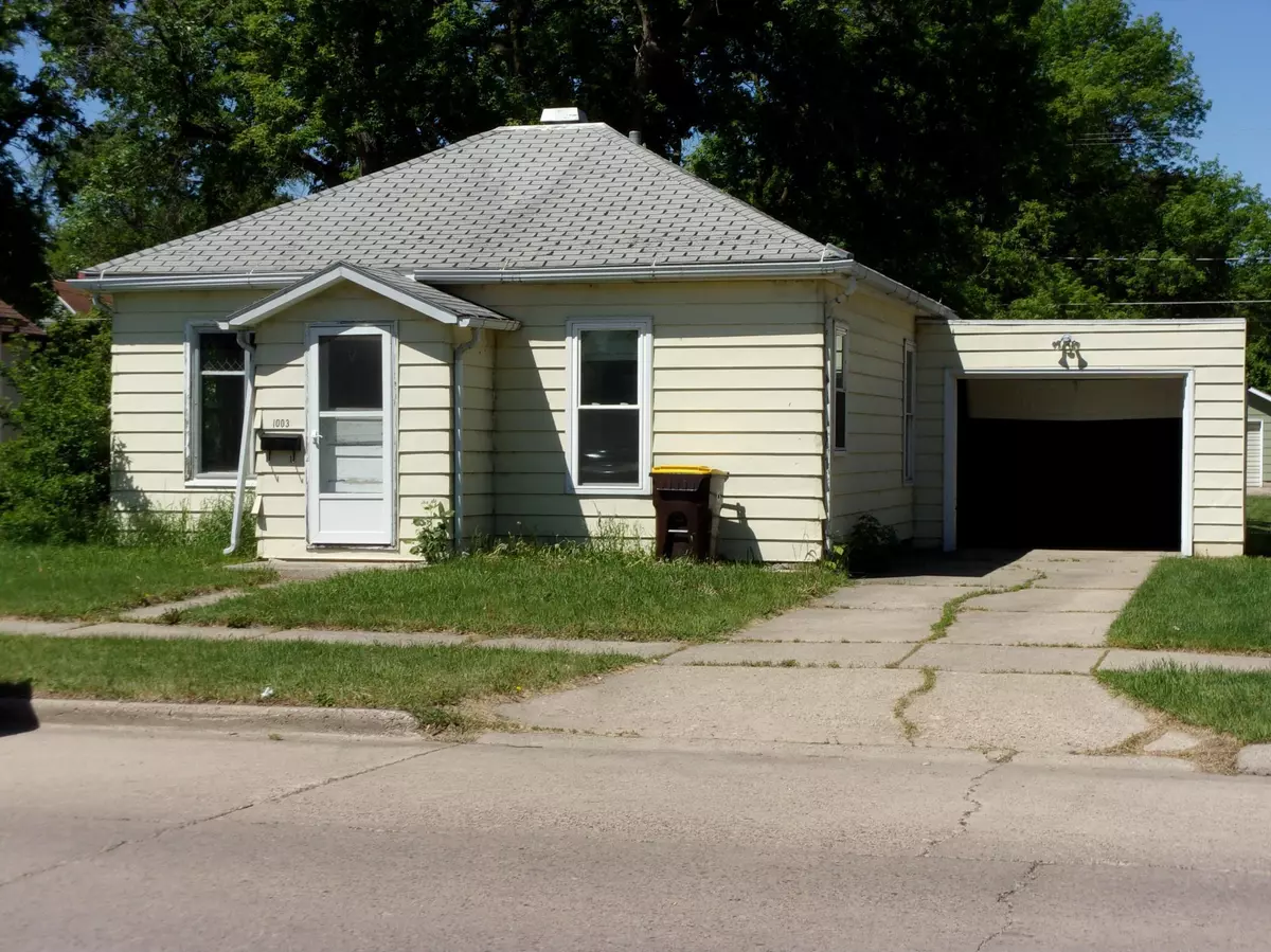 Fairmont, MN 56031,1003 N Prairie AVE