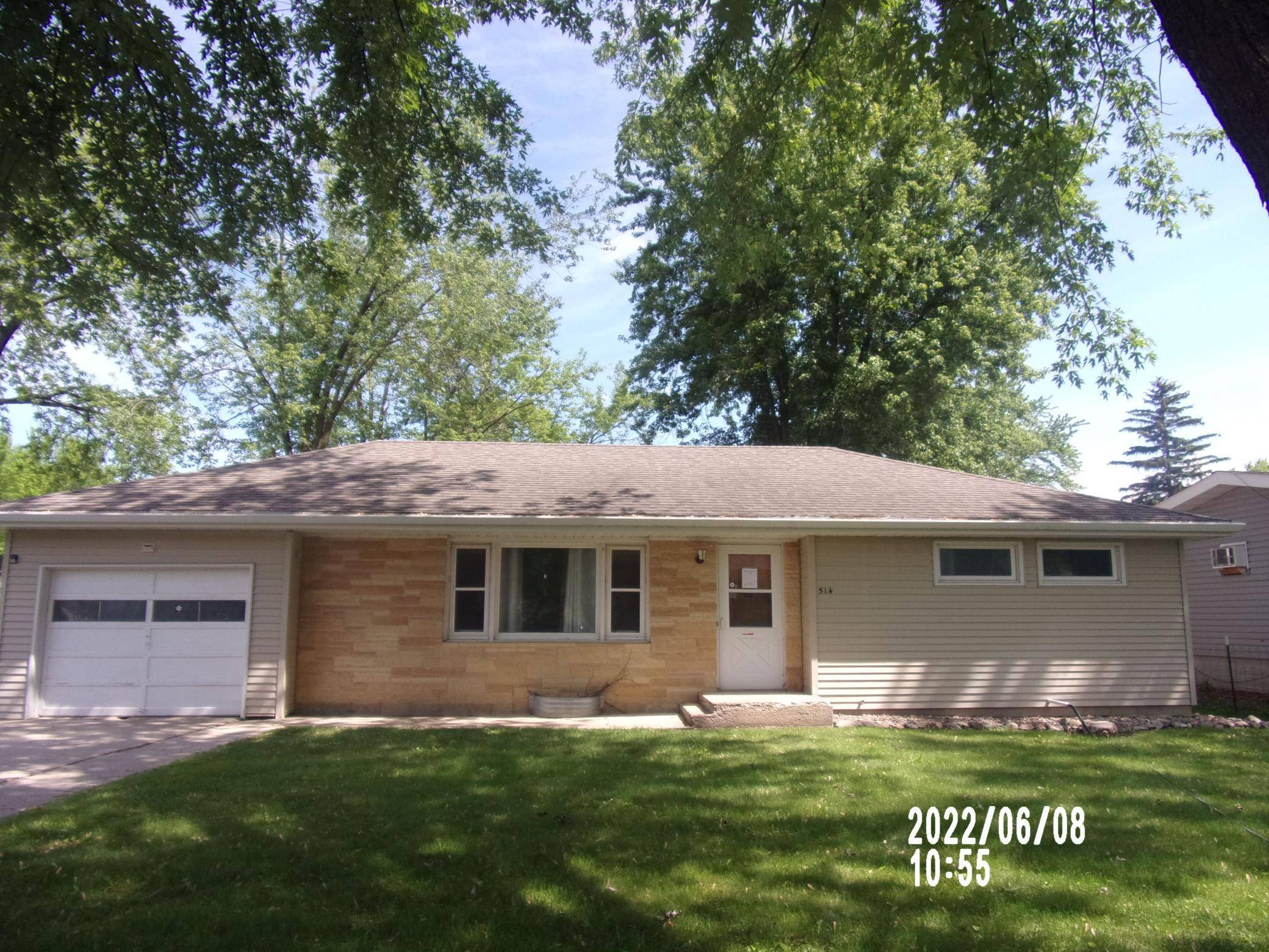 514 Arnold ST, West Concord, MN 55985