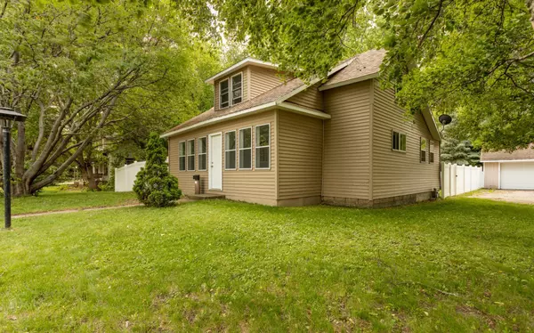 216 10th AVE E, Alexandria, MN 56308