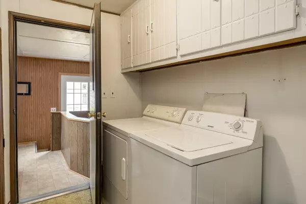 Montgomery, MN 56069,707 Bauer AVE SW