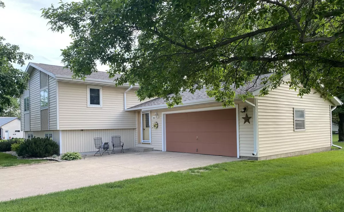 Windom, MN 56101,2410 Red Leaf CT