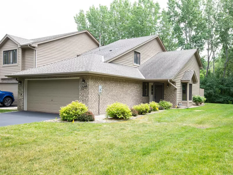 13199 Gemstone CT, Apple Valley, MN 55124