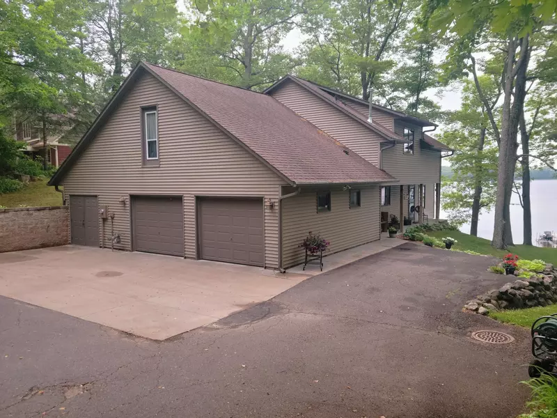 1618 1/2 St, Almena, WI 54889