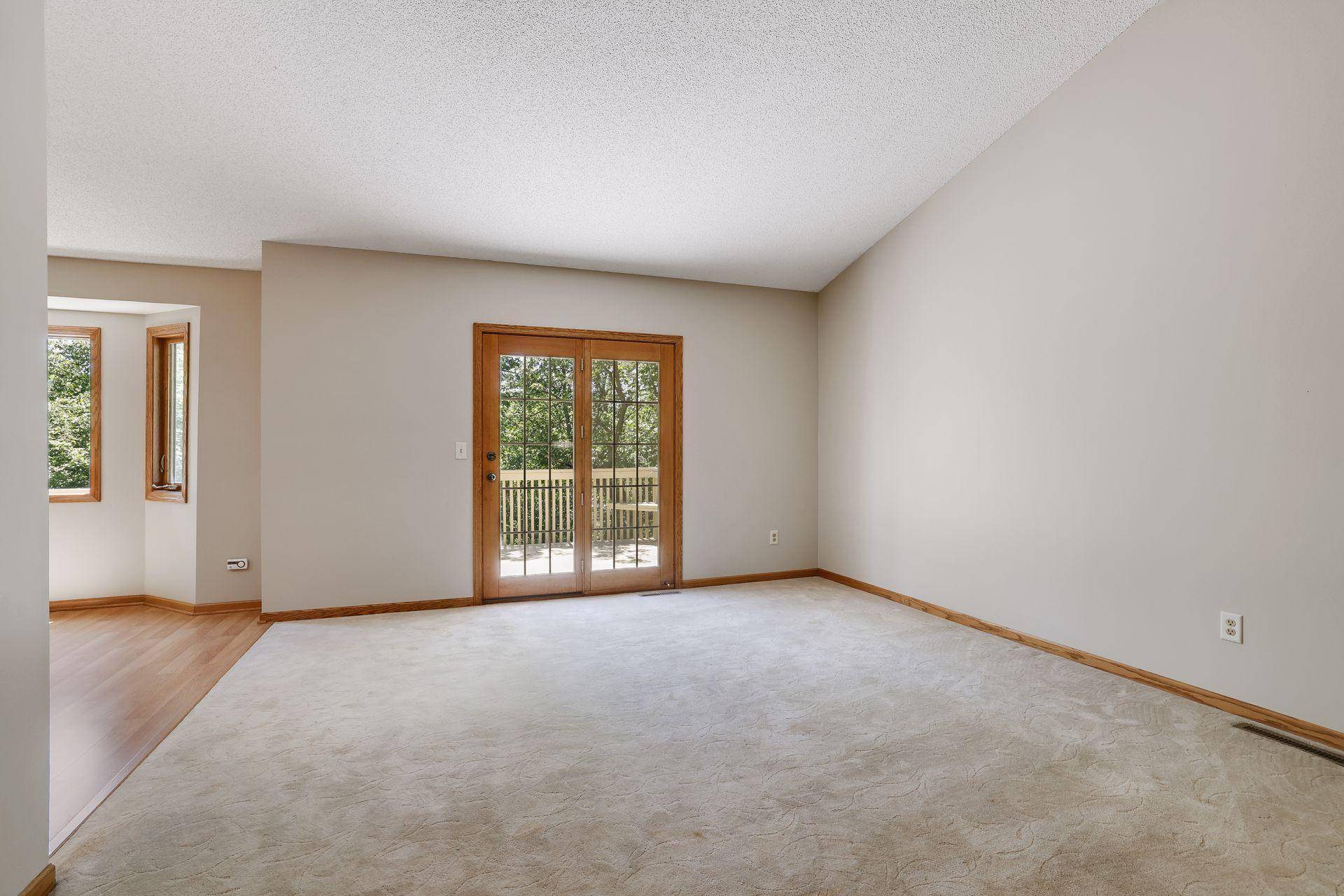 Eden Prairie, MN 55347,18322 Cascade DR