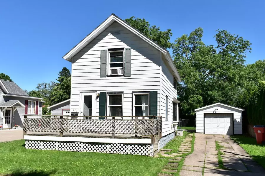 712 Grand ST, Winona, MN 55987