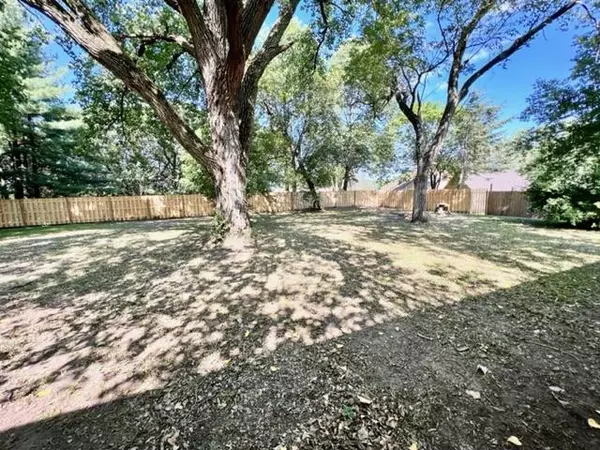 Redwood Falls, MN 56283,611 N Swain ST