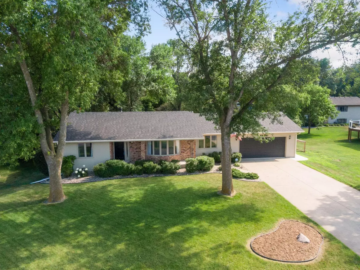 Chaska, MN 55318,1568 Sunshine CIR