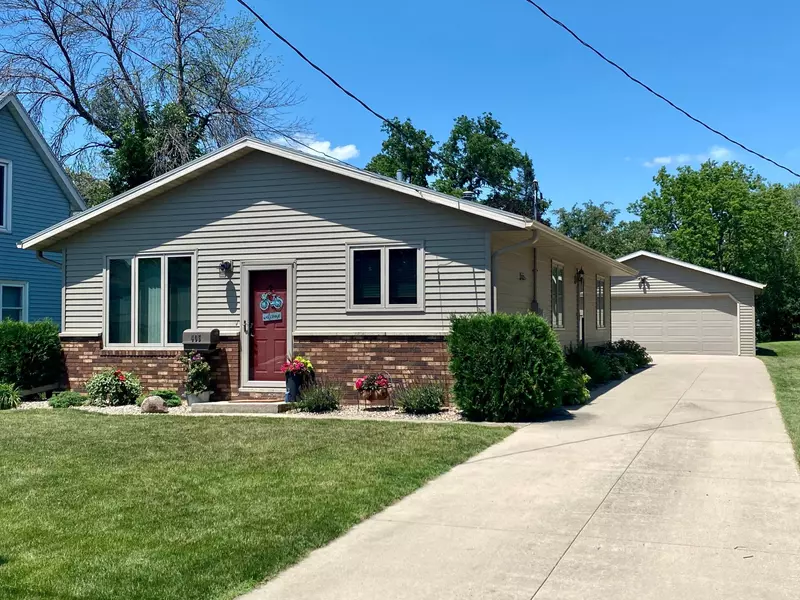 405 2nd ST SW, Stewartville, MN 55976
