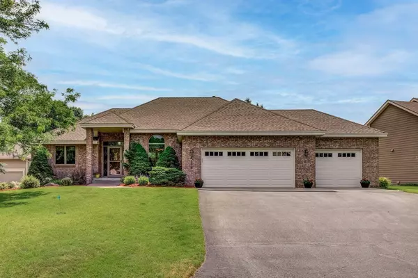 Vadnais Heights, MN 55127,4158 Columbine CT