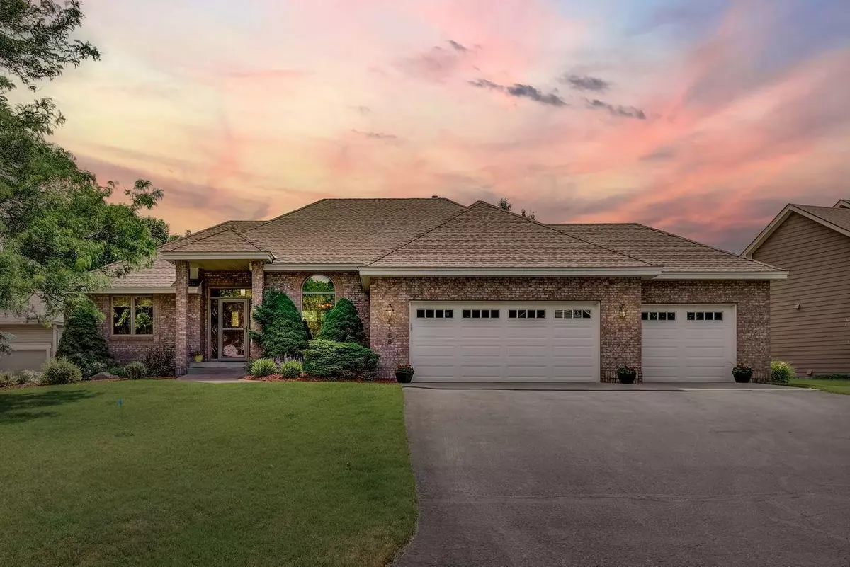 Vadnais Heights, MN 55127,4158 Columbine CT