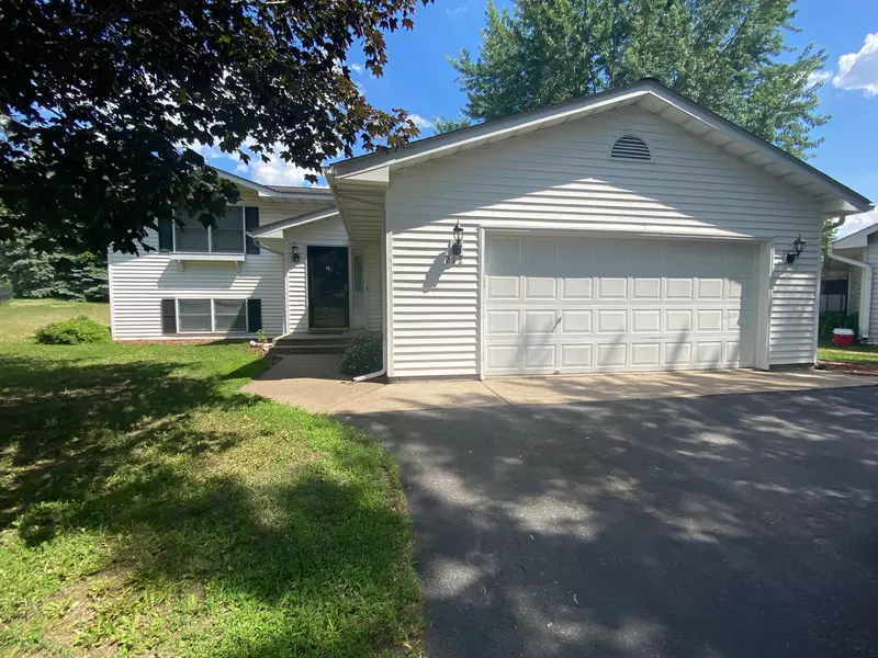 212 Arch ST, Hudson, WI 54016