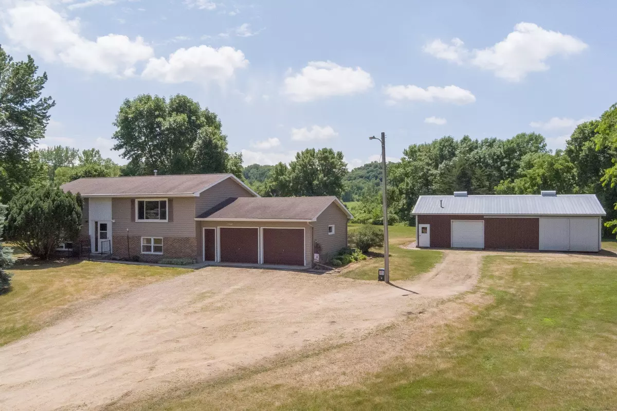 Lake Crystal, MN 56055,52771 222nd LN