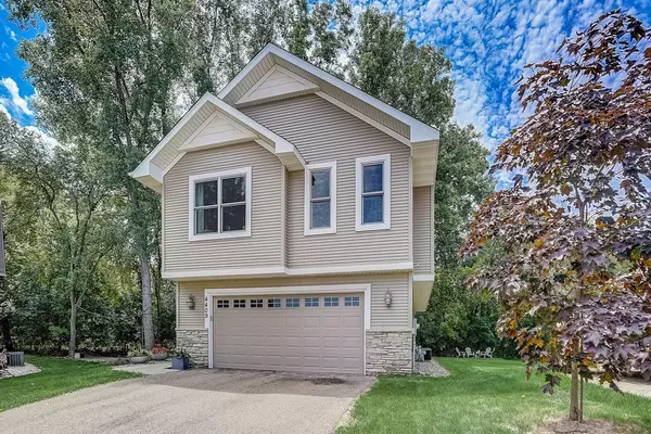 4409 Woodgate CV, Eagan, MN 55122