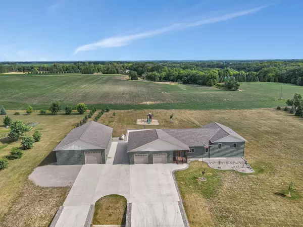 410 Karen CT, Darwin, MN 55324