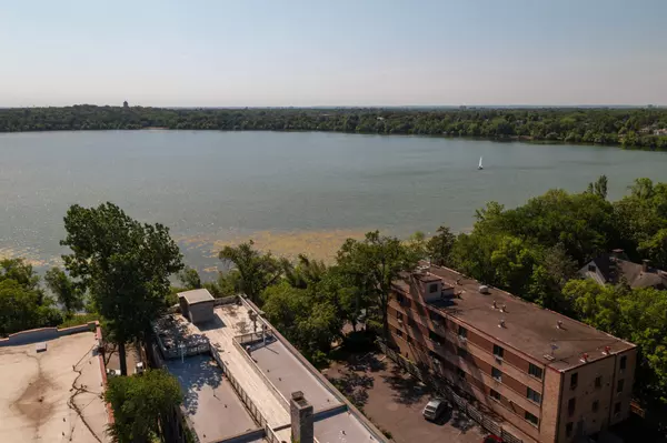 Minneapolis, MN 55410,4418 W Lake Harriet Pkwy #104