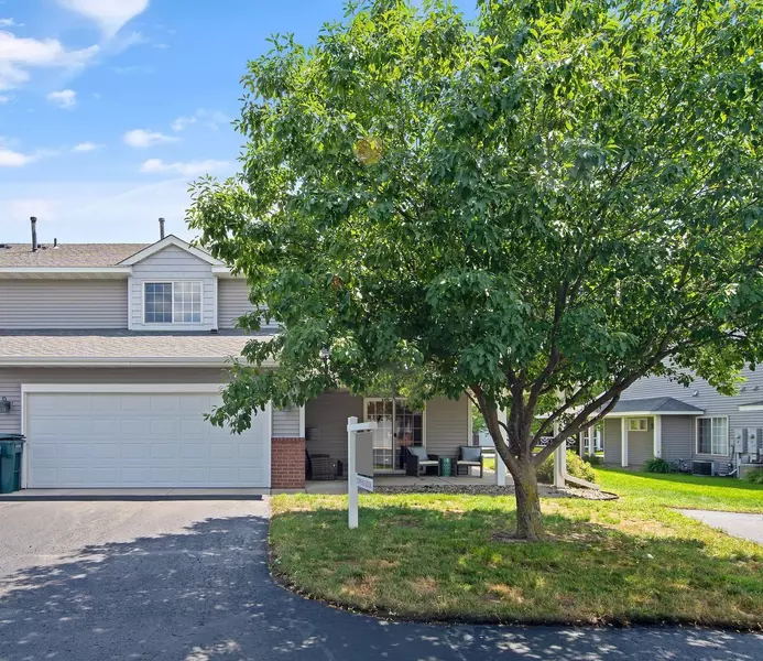 672 Oak LN, Circle Pines, MN 55014