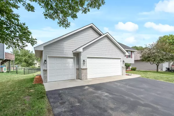 Watertown, MN 55388,873 Quail CT