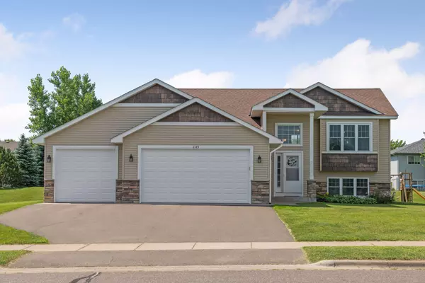 2149 11th AVE SE, Cambridge, MN 55008