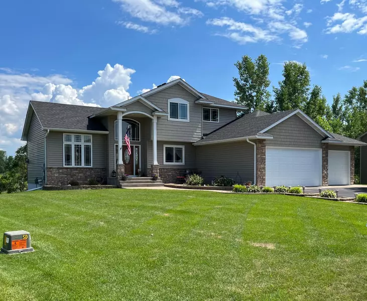 710 S Rush Creek LN, Rush City, MN 55069