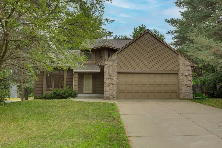 630 Evergreen CIR, Shoreview, MN 55126