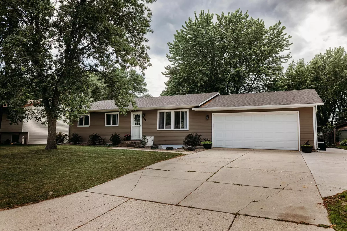 Owatonna, MN 55060,404 Cindy LN