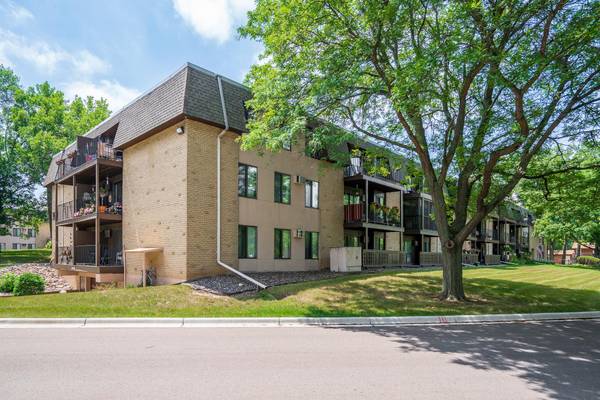 3431 Kent ST #815, Shoreview, MN 55126