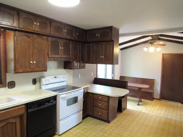 Gibbon, MN 55335,535 E 11th ST