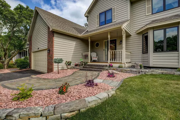 Chanhassen, MN 55317,8261 W Lake CT