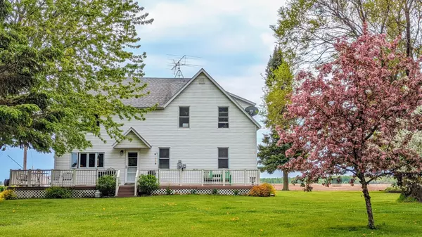 1642 S Hill AVE, Ogilvie, MN 56358