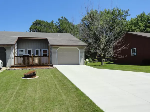 602 Berg BLVD SE, Stewartville, MN 55976