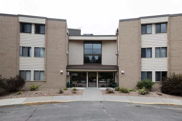 11160 Anderson Lakes Pkwy #114, Eden Prairie, MN 55344