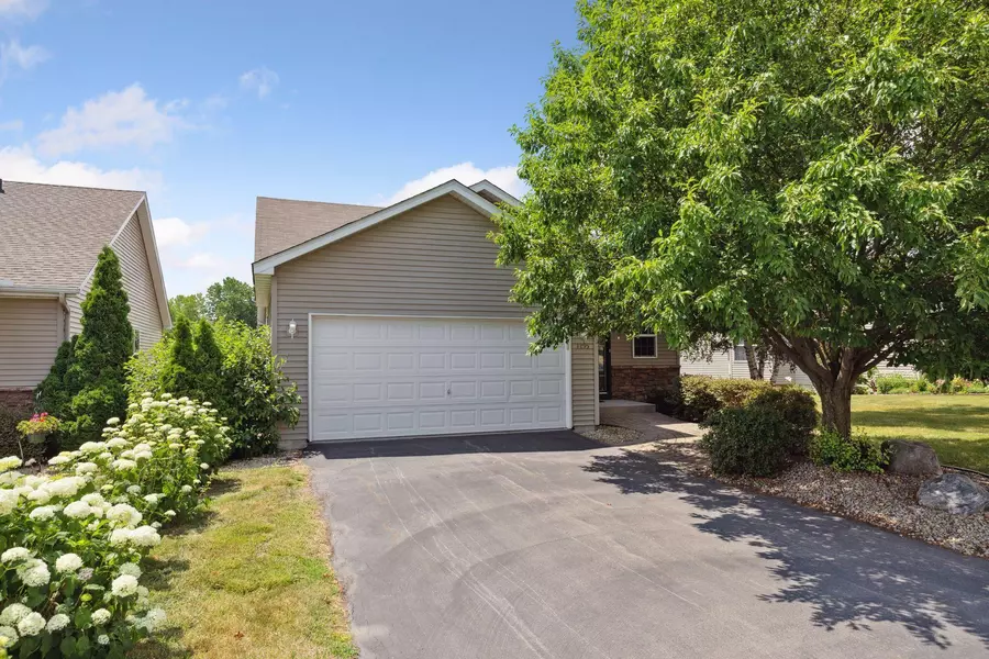 1295 Langewood DR, Minnetrista, MN 55364