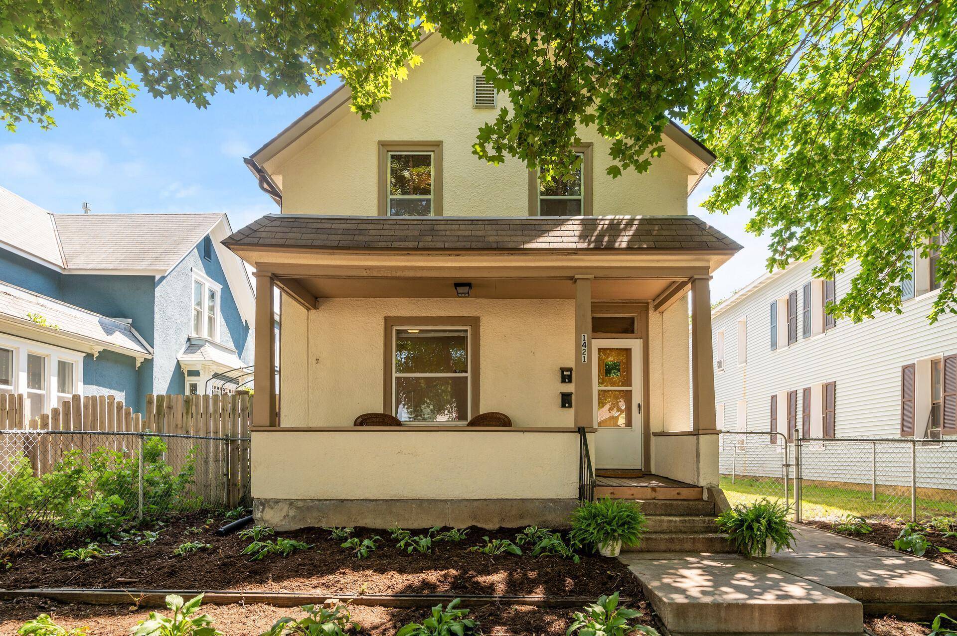 Minneapolis, MN 55413,1421 6th ST NE