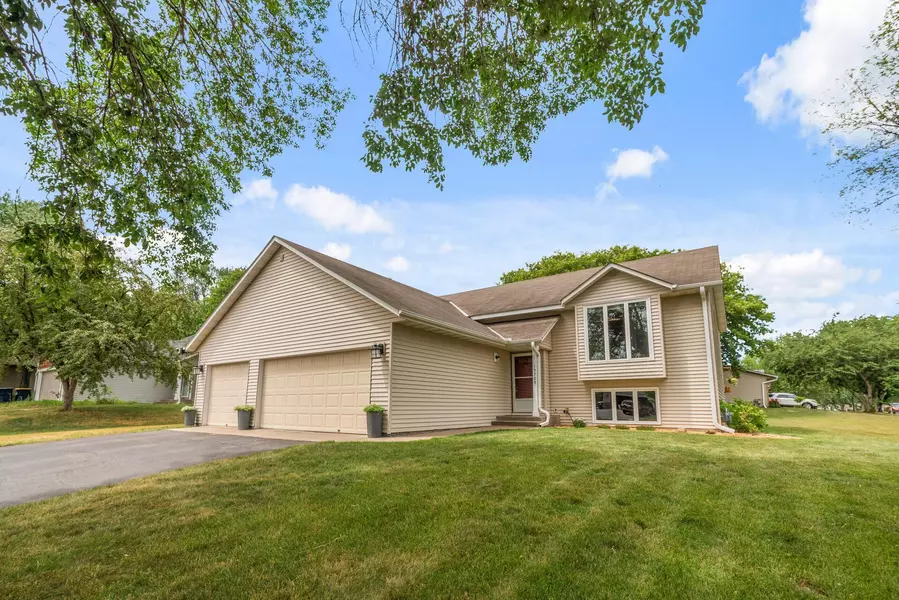 15705 Hannover PATH, Apple Valley, MN 55124