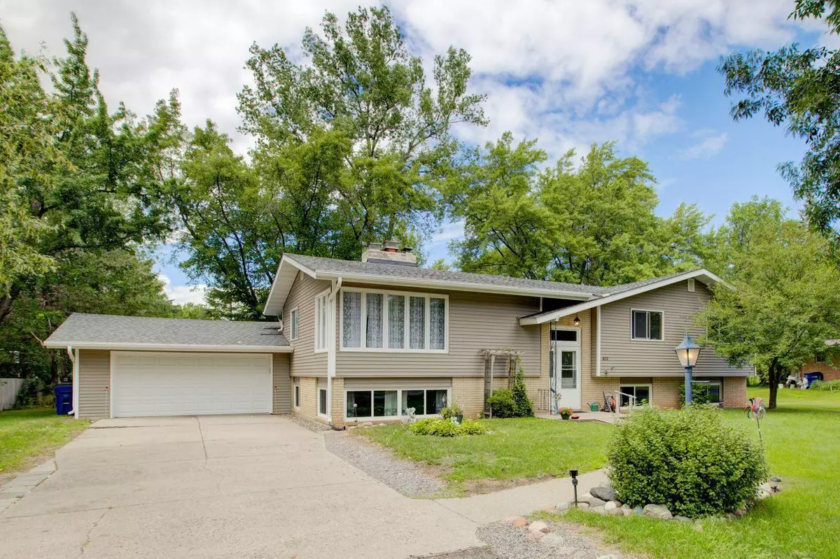 Saint Cloud, MN 56301,833 Halliday RD