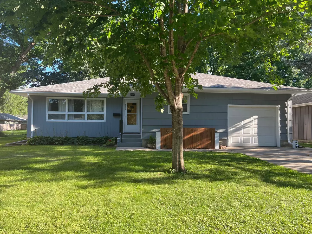 North Mankato, MN 56003,721 Garfield AVE