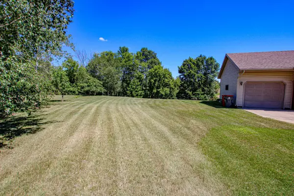 Alexandria, MN 56308,2779 Le Homme Dieu Hts CT NE