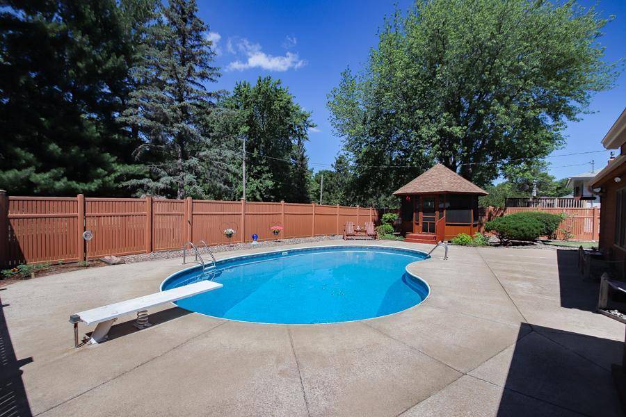 10326 Crocus ST NW, Coon Rapids, MN 55433