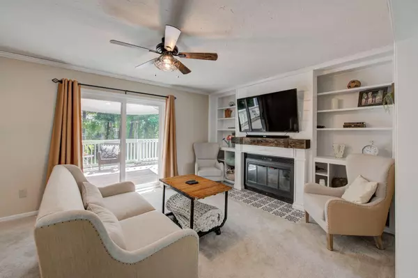 Eden Prairie, MN 55347,9031 Larkspur LN