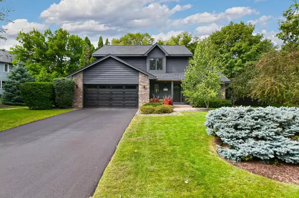 Eden Prairie, MN 55347,10494 E Riverview DR