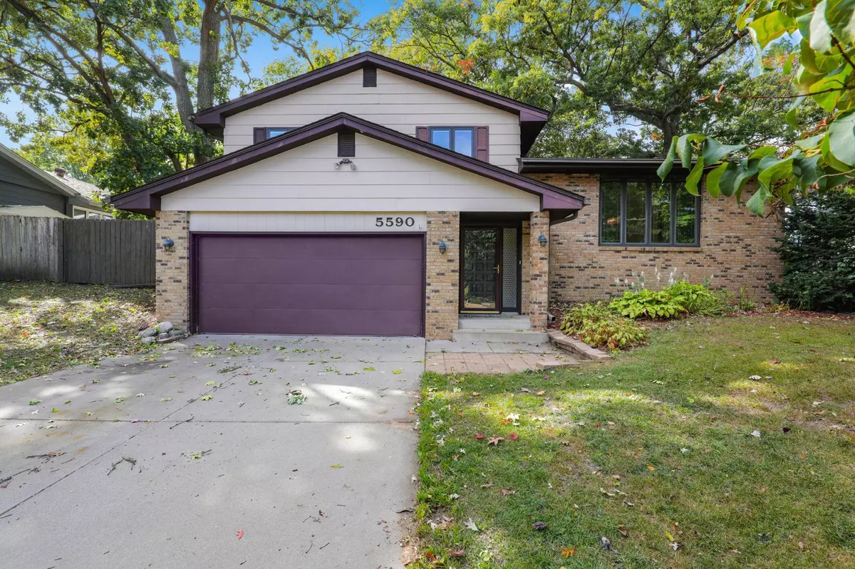 Fridley, MN 55432,5590 Matterhorn DR NE