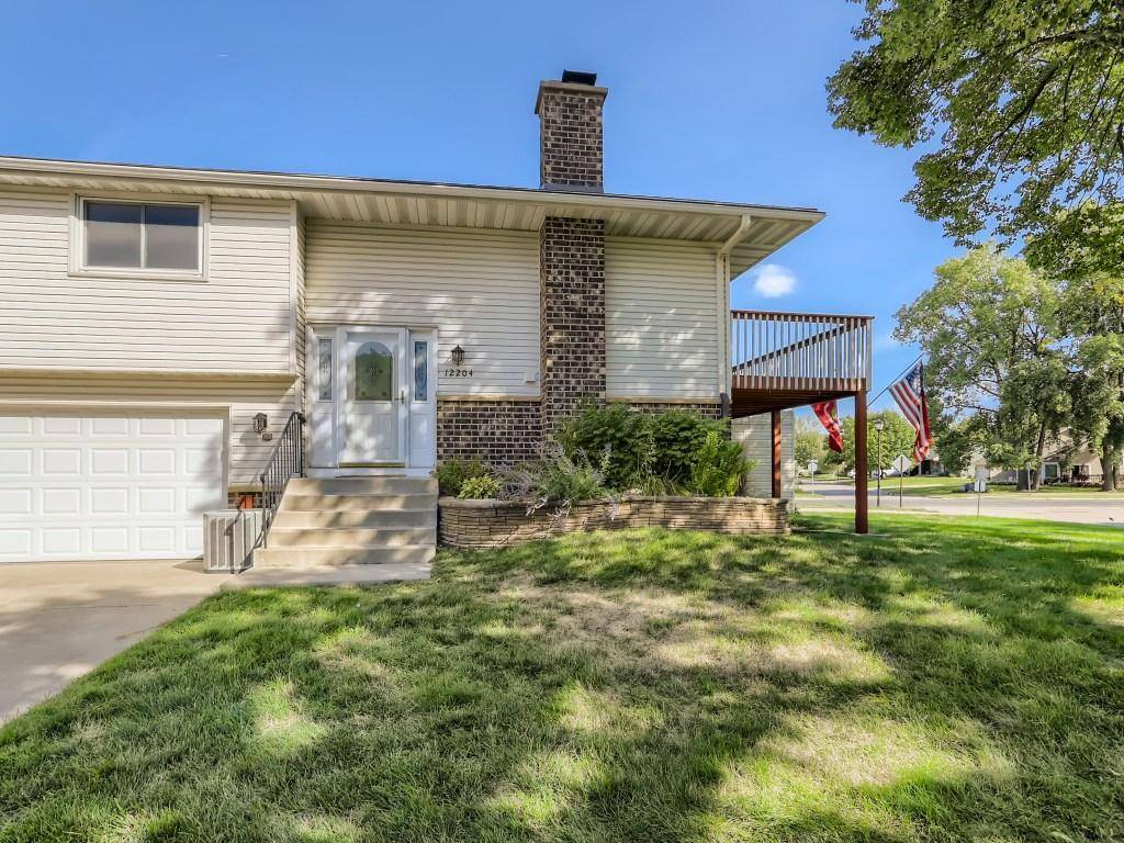 Burnsville, MN 55337,12204 Oak Leaf CIR