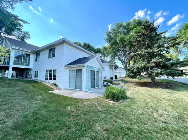 1105 Par LN SE, Willmar, MN 56201