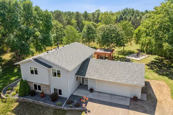 29048 Tamarack ST NW,  Isanti,  MN 55040