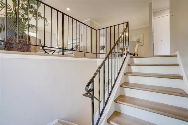 Minnetonka, MN 55343,5193 Beachside DR