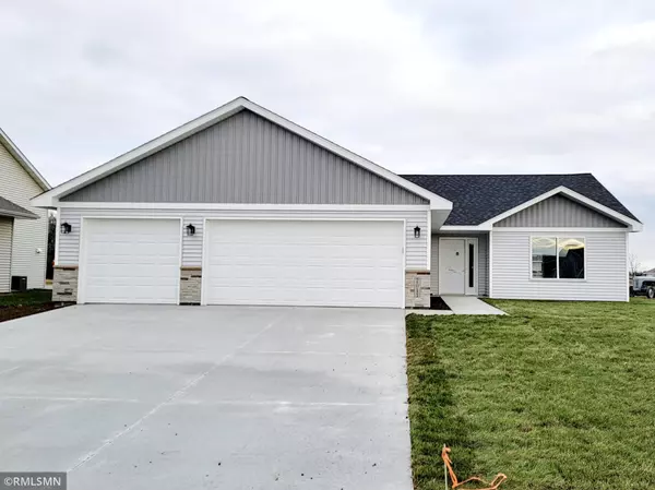 725 Northwood DR, Janesville, MN 56048