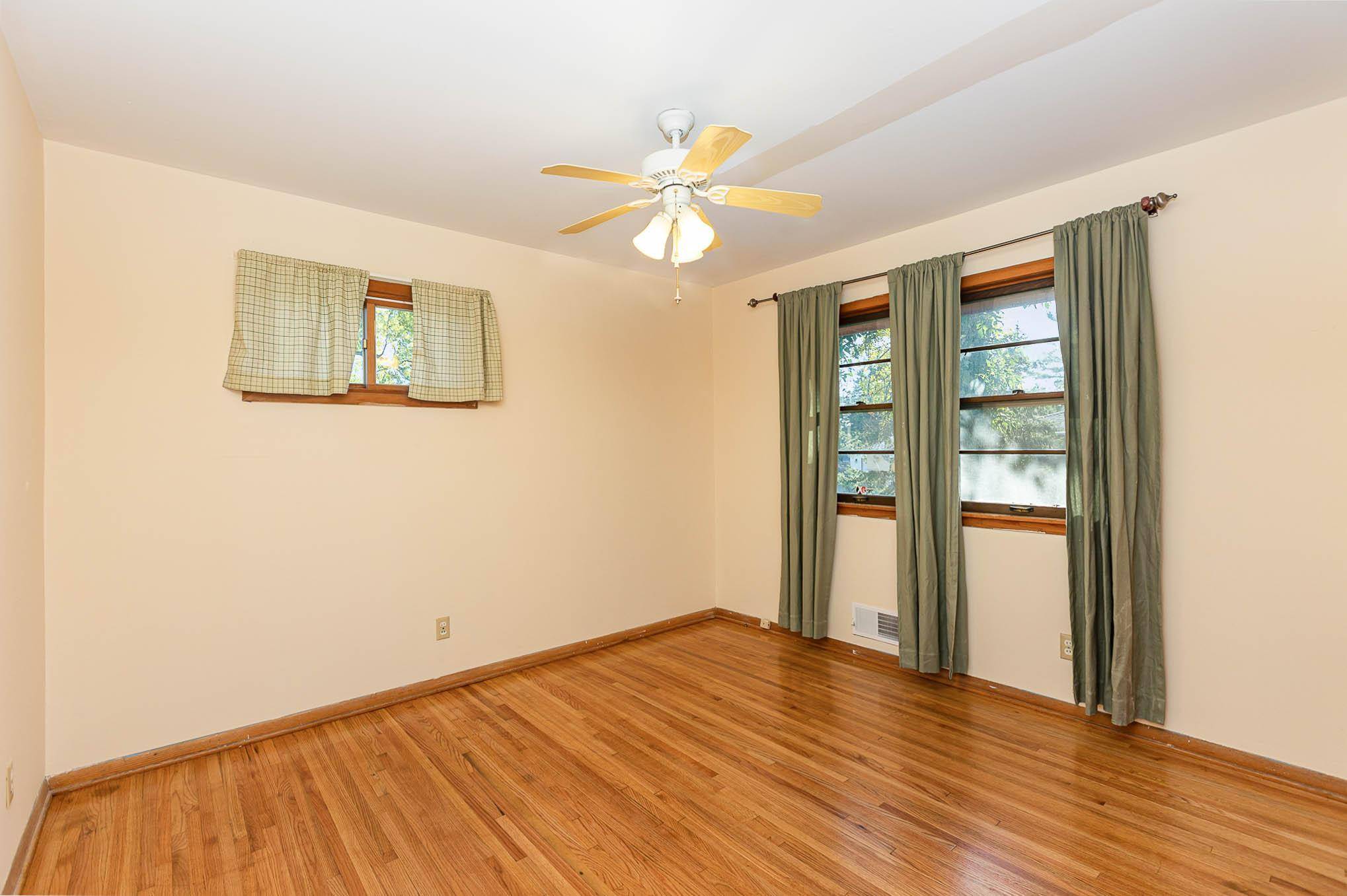 Inver Grove Heights, MN 55076,7117 Carmen AVE