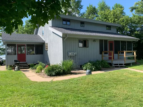 215 Lyllian BLVD, Backus, MN 56435