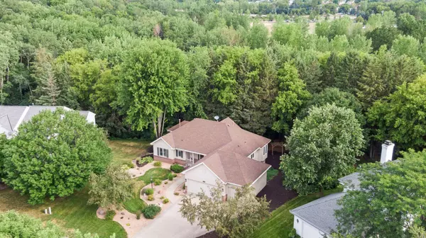 9597 Hillingdon RD, Woodbury, MN 55125