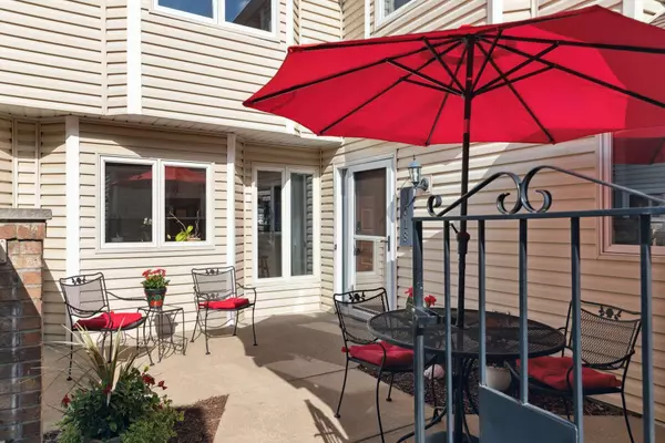 Shoreview, MN 55126,1018 Hill CT